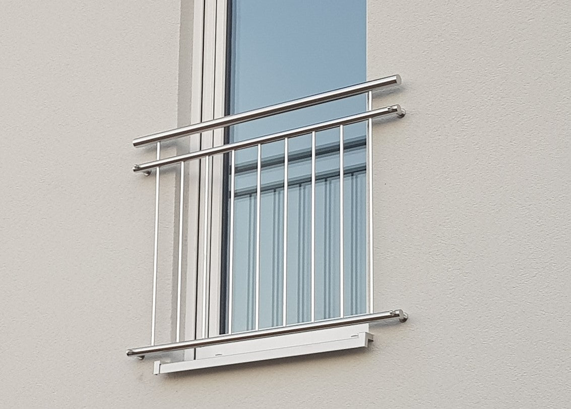 französischer Balkon rahmenlos aus Edelstahl