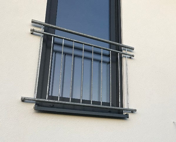 französischer Balkon rahmenlos feuerverzinkt